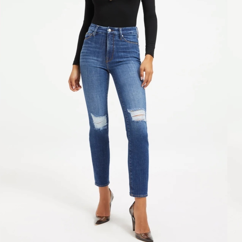 Good American Classic Slim Straight Jeans